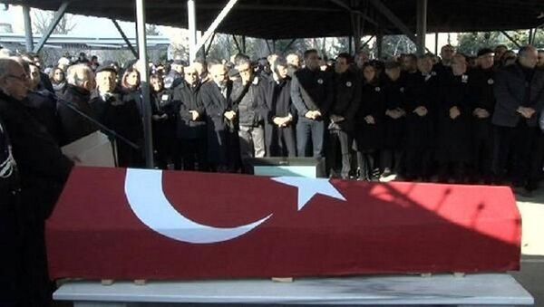Kamer Genç son yolculuğuna uğurlandı - Sputnik Türkiye