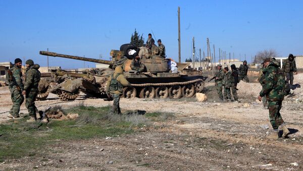 Syrian pro-government troops hold positions in the Syrian town of Ain al-Hanash near l-Bab in Aleppo's eastern countryside on January 26, 2015 as regime forces have recaptured the area from Islamist jihadists - Sputnik Türkiye