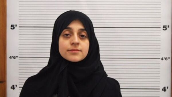 Çocuğuyla birlikte, IŞİD’e katılmak için Suriye'ye seyahat eden İngiliz vatandaşı Tareena Shakil, 6 yıl hapis cezasına çarptırıldı. - Sputnik Türkiye