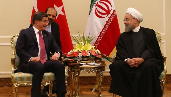 Türkiye Başbakanı Ahmet Davutoğlu- İran Cumhurbaşkanı Hasan Ruhani - Sputnik Türkiye