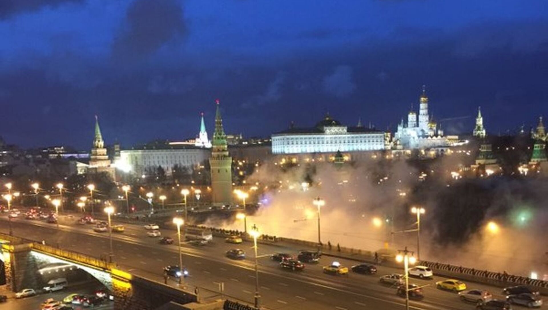 Хочу полететь в москву. Центр Москвы. Большой каменный мост. Центр Москвы вечером. Москва вблизи.
