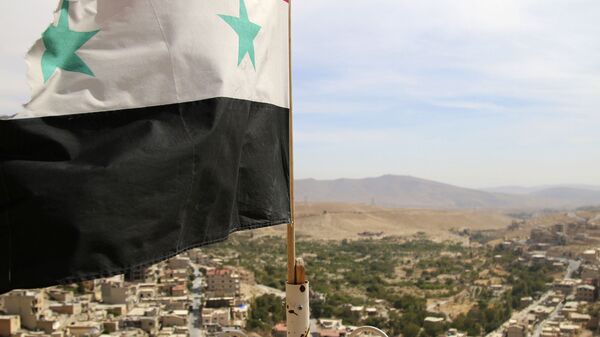 Suriye bayrağı - Malula kenti - Sputnik Türkiye