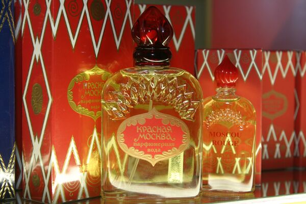 Krasnaya Moskva parfümü - Sputnik Türkiye
