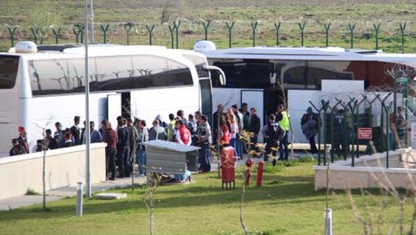 Türkiye'ye iade edilen sığınmacılar Kırklareli'ye ulaştı - Sputnik Türkiye