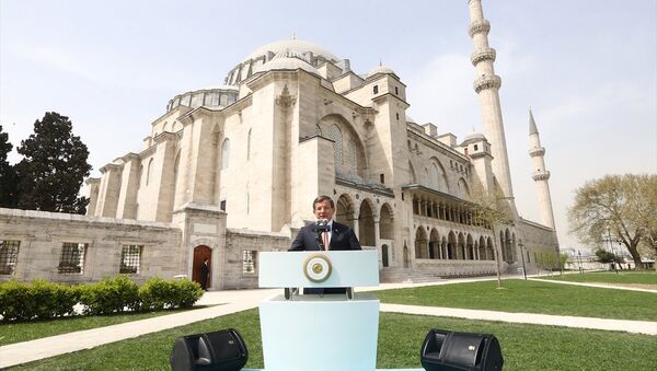 Başbakan Ahmet Davutoğlu, Süleymaniye Camisi'ndeki Mimar Sinan'ı anma etkinliğine katıldı - Sputnik Türkiye