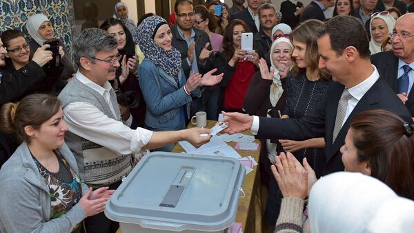 Suriye'de parlamento seçimleri / Beşar Esad - Esma Esad - Sputnik Türkiye