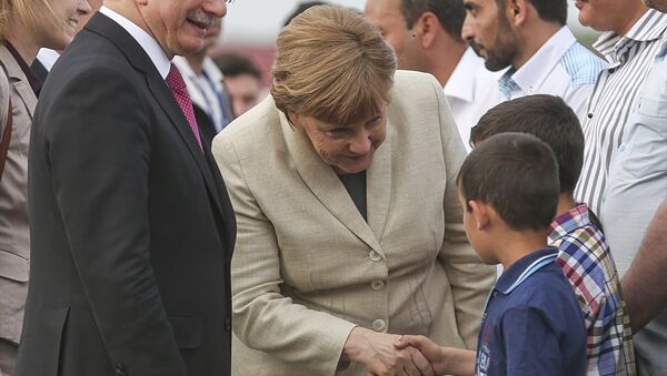 Almanya Başbakanı Angela Merkel ve Başbakan Ahmet Davutoğlu Gaziantep'te - Sputnik Türkiye