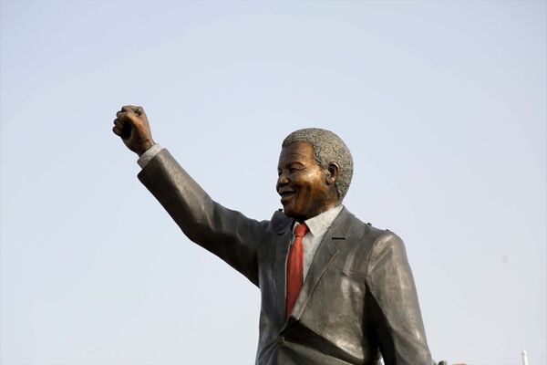 Filistin'e 'en büyük' Mandela heykeli - Sputnik Türkiye