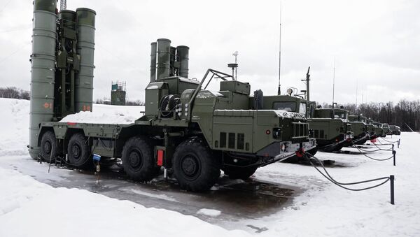 The launch units of a S-400 Triumf air defense missile system, which has entered service with the Moscow Region's air defense aerospace force - Sputnik Türkiye