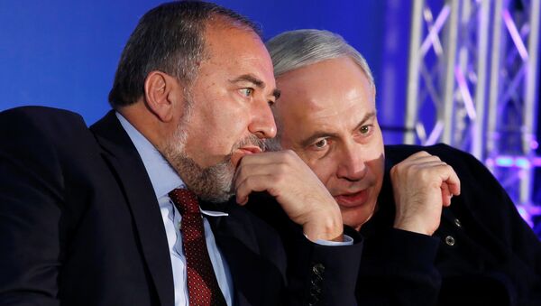 Benyamin Netanyahu - Avigdor Lieberman - Sputnik Türkiye