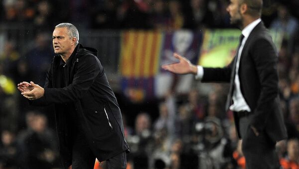 Jose Mourinho (Real Madrid) ve Josep Guardiola'nın (Barcelona) karşı karşıya geldikleri bir maç. - Sputnik Türkiye