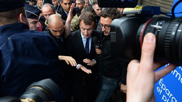 Fransa ekonomi bakanına yumurtalı saldırı Emmanuel Macron - Sputnik Türkiye