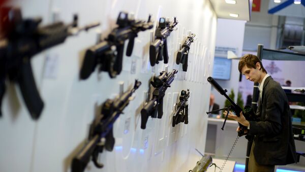 Kalashnikov mount displayed at the Russian Defense Ministry's Innovation Day 2015 exhibition, on the premises of the congress and exhibition center of the Russian armed forces in Kubinka, Moscow Region - Sputnik Türkiye