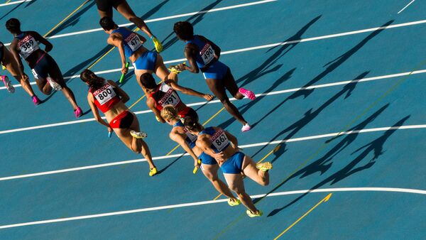 Dünya Atletizm Şampiyonası'nda koşan kadın atletler. - Sputnik Türkiye