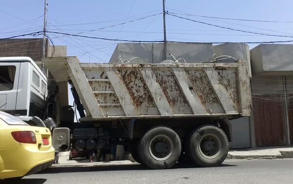 IŞİD'in Musul'da uydu antenlerini topladığı kamyon. - Sputnik Türkiye
