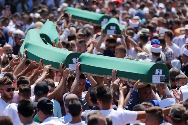 Srebrenitsa soykırımının 21. yıldönümü - Sputnik Türkiye