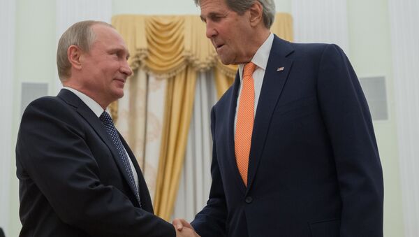 Rusya Devlet Başkanı Vladimir Putin - ABD Dışişleri Bakanı John Kerry - Sputnik Türkiye