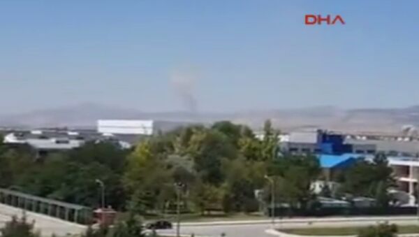 Akıncı Üssü'ndeki pistlerin bombalanmasının yeni görüntüleri ortaya çıktı. - Sputnik Türkiye