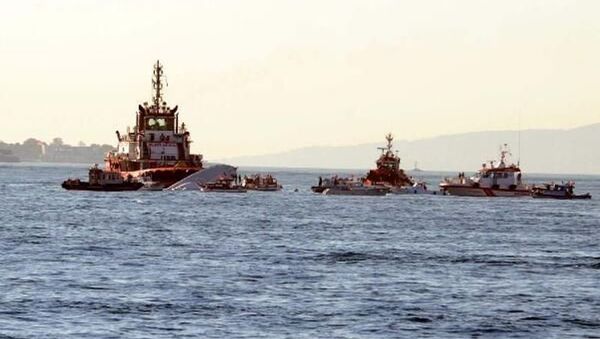 Sarayburnu açıklarında Sahil güvenlik botu ile yük gemisi çarpıştı - Sputnik Türkiye