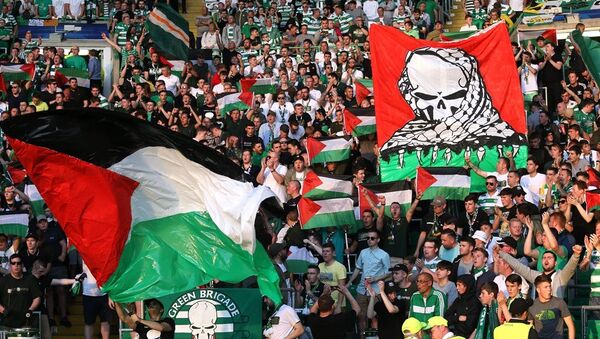 Celtic taraftarları İsrail takımıyla oynadığı maçta Filistin bayrağı açtı - Sputnik Türkiye