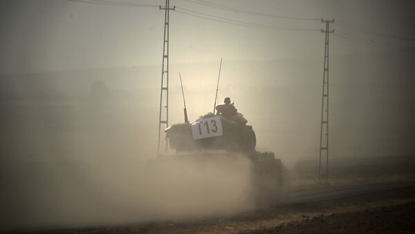 Türk tankları Suriye'ye geçti - Sputnik Türkiye