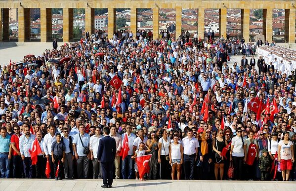 Törene vatandaşlar da yoğun katılım gösterdi. - Sputnik Türkiye