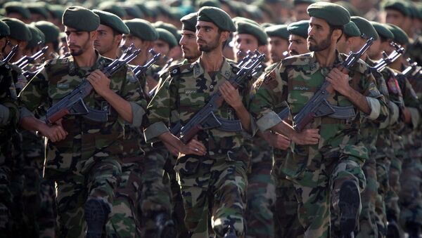 Tahran’da ‘Kutsal Müdafa Haftası’ kapsamında askeri geçit töreni düzenlendi. - Sputnik Türkiye