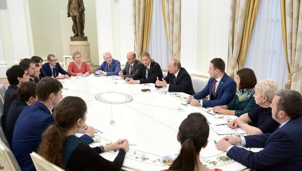 Rusya Devlet Başkanı Vladimir Putin, '2016 Yılın Öğretmenleri' toplantısında - Sputnik Türkiye