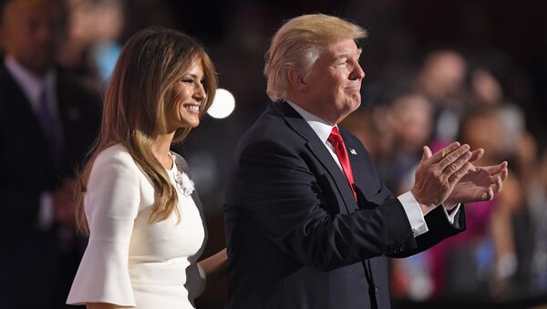 ABD'de Cumhuriyetçi başkan adayı Donald Trump- Eşi Melania Trump - Sputnik Türkiye