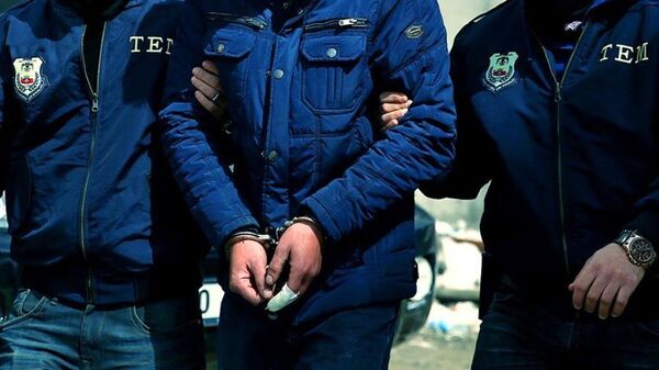 Polis-gözaltı-tutuklama-yakalama - Sputnik Türkiye