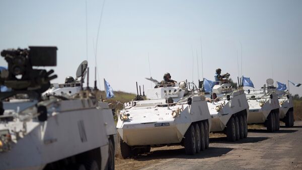 BM barış güçlerine ait zırhlı birlikler - Sputnik Türkiye