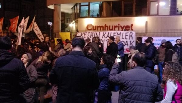 Cumhuriyet gazetesi - protesto - Sputnik Türkiye