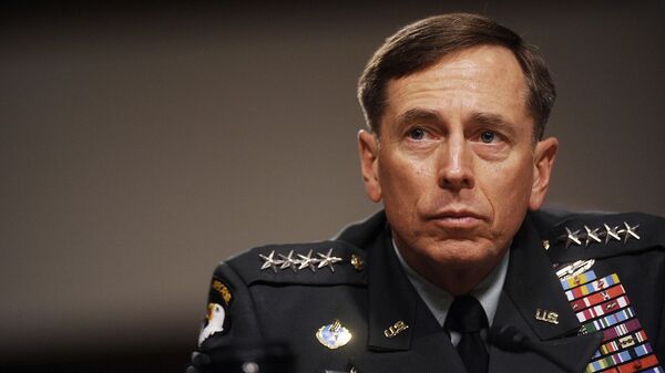 Eski CIA Direktörü David Petraeus - Sputnik Türkiye