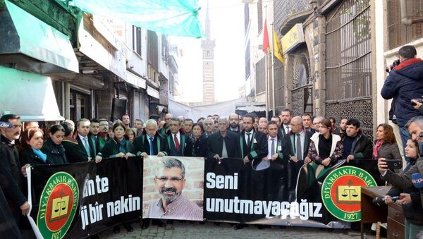 Tahir Elçi, öldürüldüğü yerde anıldı - Sputnik Türkiye