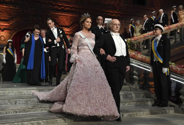 İsveç Prensesi Madeleine ve Nobel Fizik Ödülü’nün sahibi Stockholm’deki tören çerçevesinde verilen yemeğe katıldı. - Sputnik Türkiye