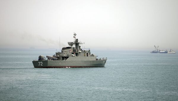 Hürmüz Boğazı / İran donanmasına ait Alborz - Sputnik Türkiye
