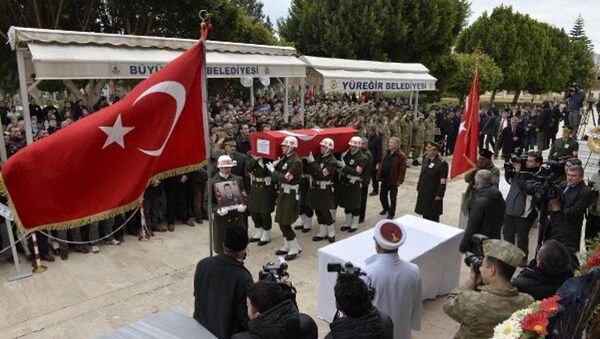 Astsubay Keskin'in cenazesi Adana'ya getirildi - Sputnik Türkiye