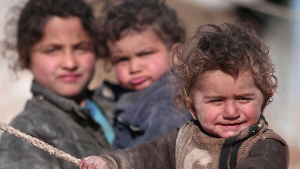Rakka'dan kaçan Suriyeli çocuklar - Sputnik Türkiye