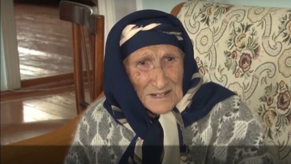 Azerbaycan’da yaşayan 111 yaşındaki Şebike Ahundova adlı nine - Sputnik Türkiye