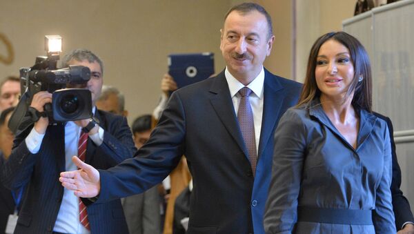 Azerbaycan Devlet Başkanı İlham Aliyev ve eşi Mehriban Aliyeva - Sputnik Türkiye