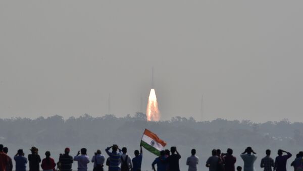 Hindistan uzaya tek seferde 104 uydu göndererek rekor kırdı - Sputnik Türkiye