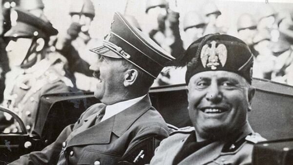 Adolf Hitler ve Benito Mussolini - Sputnik Türkiye