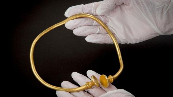 İngiltere'de bulunan en eski altın kolye ve bilezikler - Sputnik Türkiye