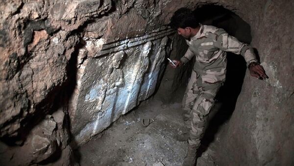 IŞİD'in Musul'daki tünellerinde tarihi saray kalıntıları bulundu - Sputnik Türkiye