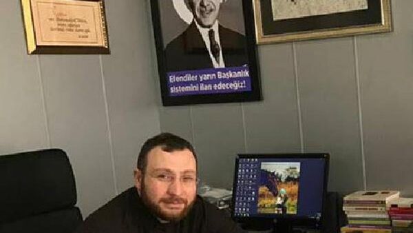 Gölcük Belediyesi'nde çalışan İdris Alp - Sputnik Türkiye