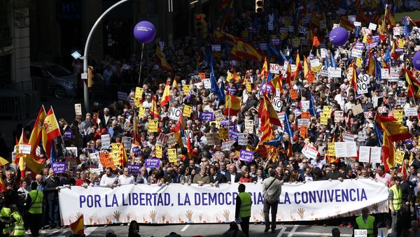 Barselona'da Katalonya'daki bağımsızlık girişimine karşı yürüyüş - Sputnik Türkiye