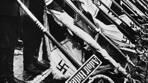 2. Dünya Savaşı’nda Nazi Almanyası’nın bozguna uğratılması vesilesiyle Moskova’nın Kızıl Meydanı’nda 24 Haziran 1945 tarihinde düzenlenen Zafer Geçidi. - Sputnik Türkiye