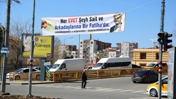 AK Parti İl Başkanlığı'nın astığı Şeyh Sait'e övgü pankartı - Sputnik Türkiye