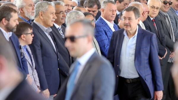 Bülent Arınç ve Melih Gökçek - Sputnik Türkiye