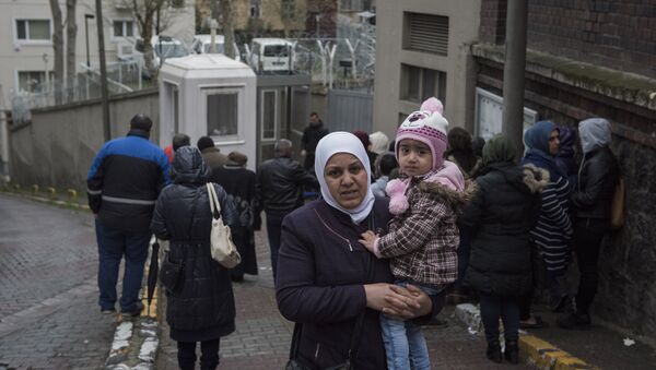  Almanya'nın İstanbul Başkonsolosluğu, Suriyelilerin vize başvurusu için ayrı bir bölüm oluşturmuş. Suriyeli sığınmacılar, burada vize başvurularını yapıyor - Sputnik Türkiye